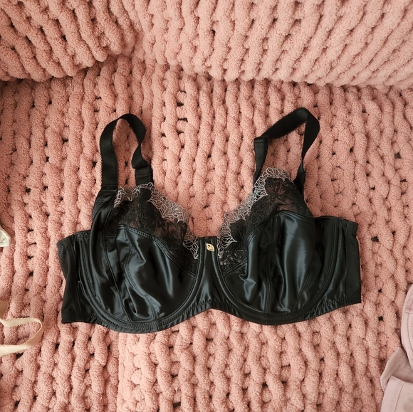 Elegant Lace Trimmed Bra Set - Black, Pink, Tan Bundle - Picture 8 of 8